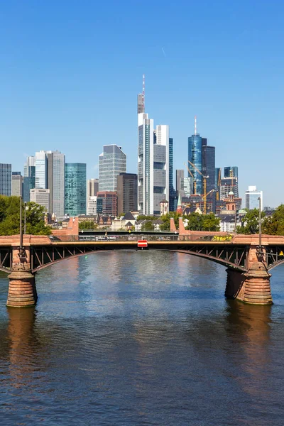 Frankfurt Panorama Main River Ignatz Bubis Bridge Město Cestování Cestovní — Stock fotografie