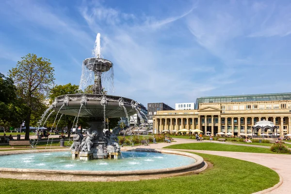 Stuttgart Şehir Merkezi Castle Square Schlossplatz Almanya Çeşme Seyahatiyle — Stok fotoğraf