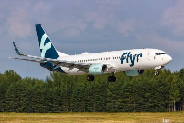 Oslo, Norveç - 15 Ağustos 2022: Flyr Boeing 737-800 uçağı Oslo havaalanında (OSL).