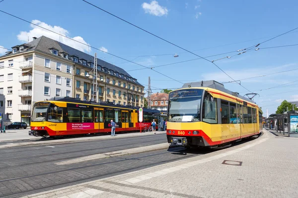 Karlsruhe Tyskland Juni 2022 Spårvagnståg Typen Avg Spårvagn Gt8 Kollektivtrafik — Stockfoto