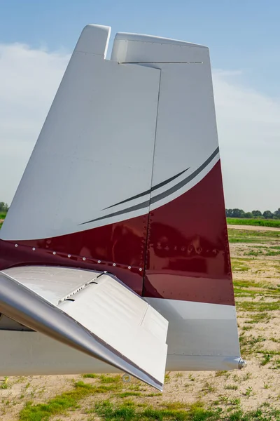 Kleines Weißes Privatflugzeug Vor Dem Flug Frontansicht Nahaufnahme — Stockfoto