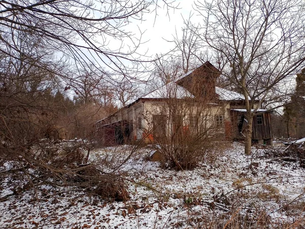 Old Abandoned Ruined Wooden House Countryside — Stock Photo, Image