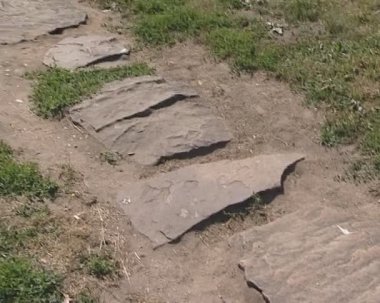 Arnavut kaldırımlı yol.