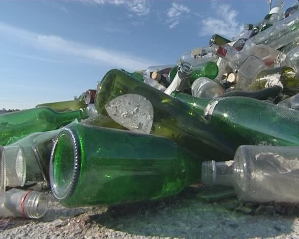 Glass bottle recycling. — Stock Video