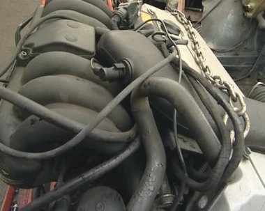 motor makineden kaldırılmış. Araba dökümü.