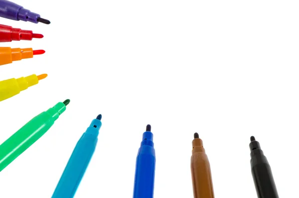Afzonderlijke kleur voelde tip pennen geïsoleerd op wit — Stockfoto