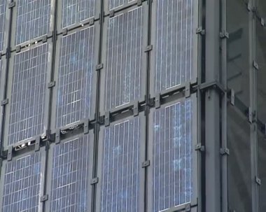 güneş kollektörleri duvarlar inşa yüklü LOF.