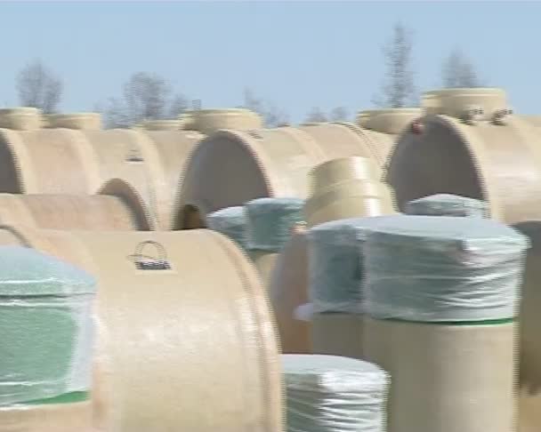 Instalaciones de limpieza de aguas residuales para la fábrica de limpieza de agua . — Vídeos de Stock