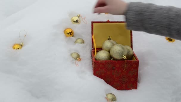 Christmas speelgoed val sneeuw — Stockvideo