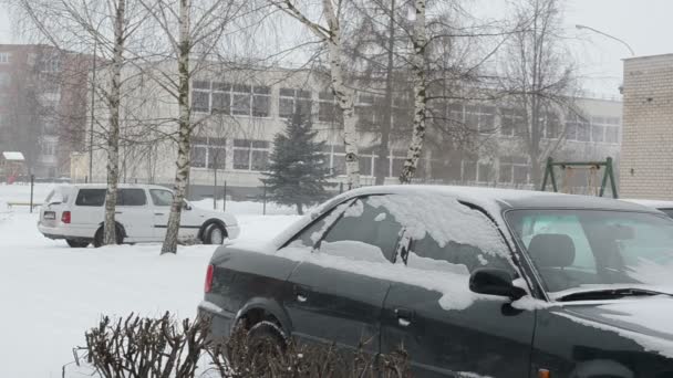 Coche nieve otoño invierno — Vídeos de Stock