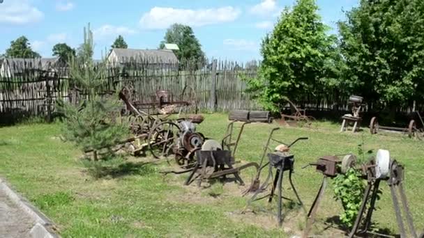 Instrumentos agrícolas retro — Vídeo de stock