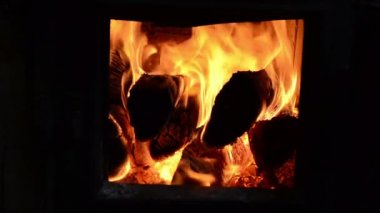 closeup yanık odun ahşap alev kırsal soba fırın