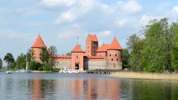 Trakai castle yacht sail and boat rent place galve lake — Stock Video