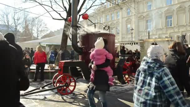 Garnek stalowy retro grzaniec pary wzrost Święto wiosny — Wideo stockowe