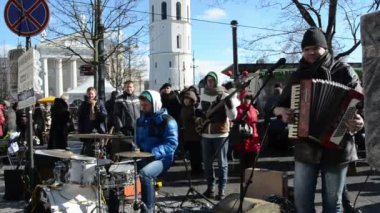 müzisyen oyun müzik davul akordeon Sokağı olay vilnius