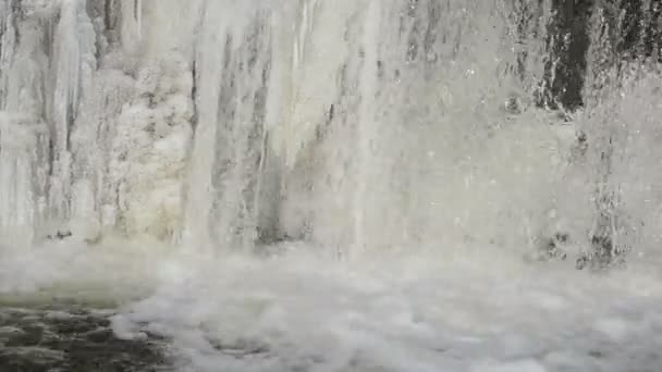 gros plan glace glace ruisseau rivière cascade linn eau débit hiver 