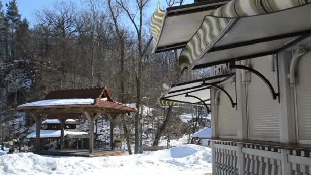 Hus skyddande tält tak marquise vind sommar café vinter — Stockvideo