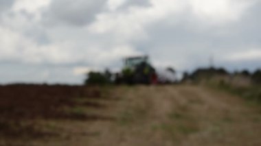 Traktör tarla stand tarım hasat alanı hazırlamak