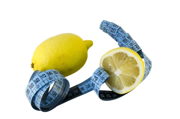 센티미터 껍질과 노란색 레몬 — 스톡 사진