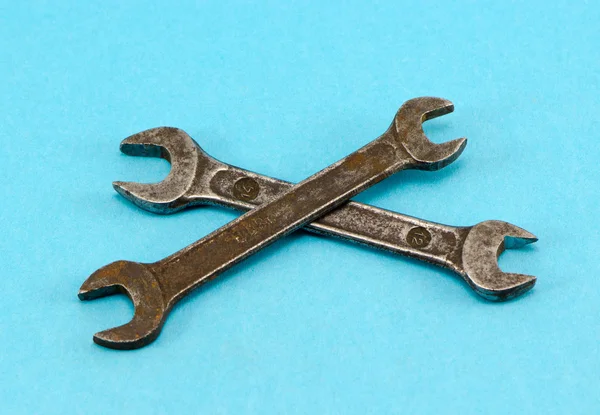 Screw spanners wrench tools crossed pair retro — Stock Photo, Image