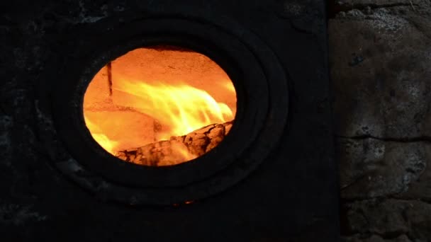 Fire burn round hole — Stock Video