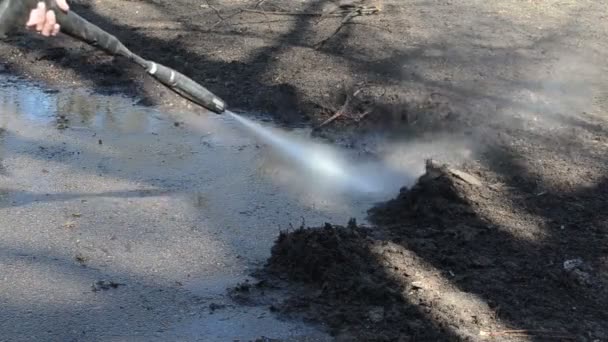 Femme chemin de lavage eau 