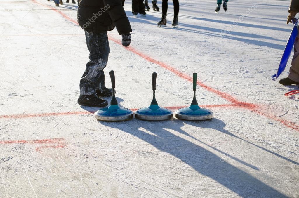 eisstock curling toys tool people play winter game