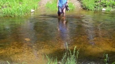 kayalık akarsu kız