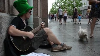 dürüst şarkıcı gitar