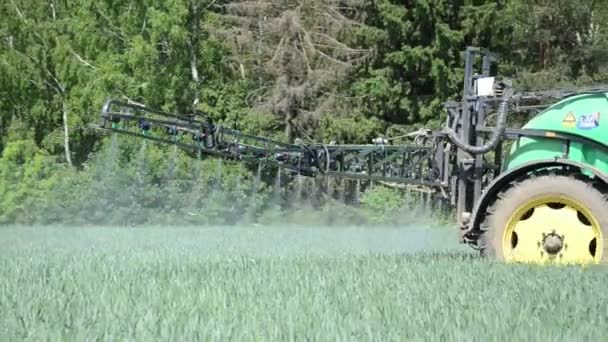 Obszarów wiejskich pole pestycydów — Wideo stockowe