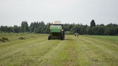 Baler deşarj saman balya