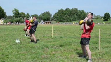 erkek Asansör ağırlık rekabet