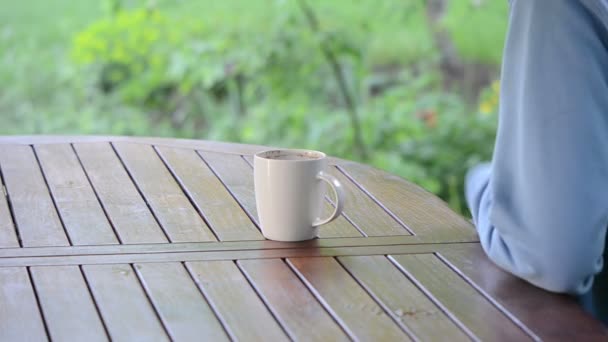 Hand coffee cup drink — Stock Video