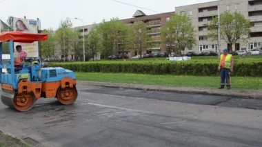 insanlar sokak onarım çalışması