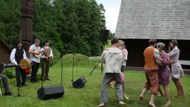 Músico bailarín folklore — Vídeo de stock