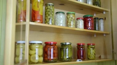 açık dosya dolabı kavanoz