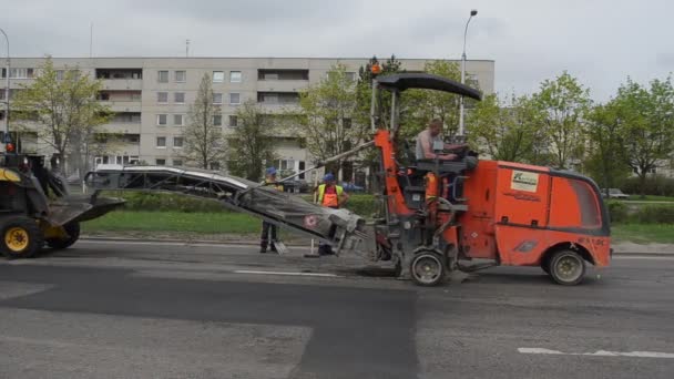 Asphalt milling machine — Stock Video