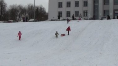 Kış çocuk sledge