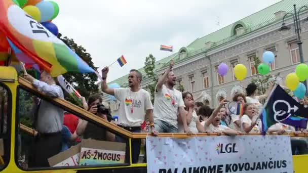 Autobús gay canto amor evento — Vídeo de stock