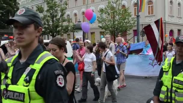 Polis skydda homosexuella händelse — Stockvideo