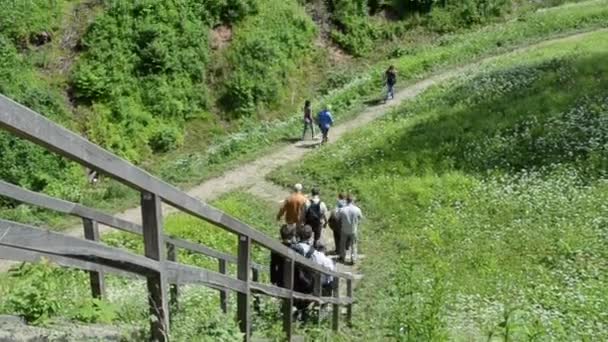 Lidé trourist park — Stock video