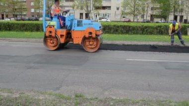 titreşim Asfalt Silindiri