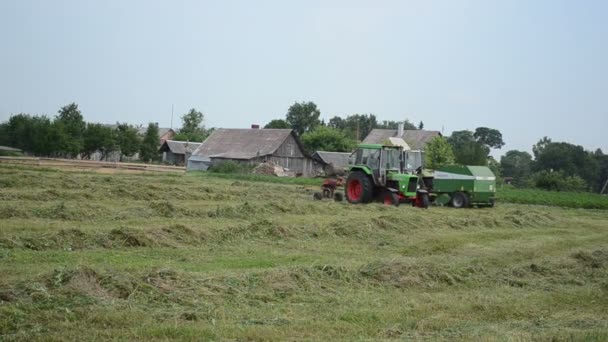 Hay сільськогосподарські машини — стокове відео