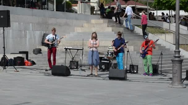 Banda de rock estudantil — Vídeo de Stock