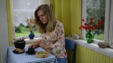 kadın Melisa bitki çayı