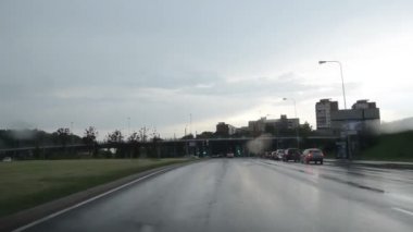 disk arabanın yağmur kavşak