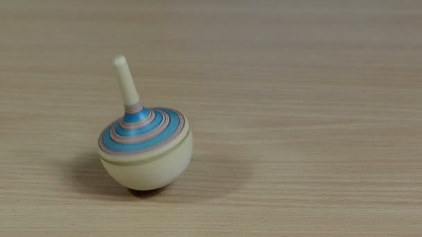 Ручная вихревая игрушка — стоковое видео