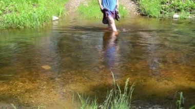 Kız Giydir su tutan