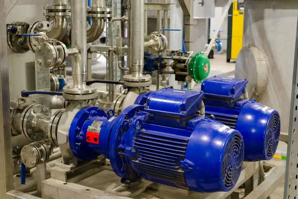 Tuberías de equipos de biogás. proceso de gas a partir de lodos — Foto de Stock