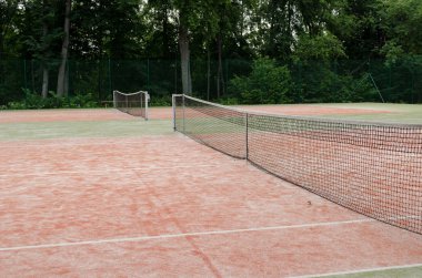 rekreasyon village park yaz aylarında tenis kortları  